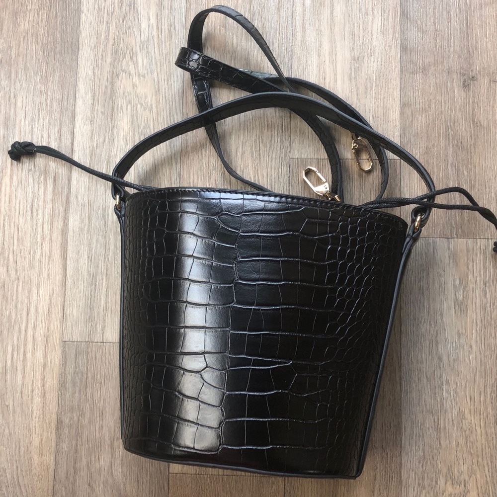 EUC Mango Crocodile embossed leather bucket bag